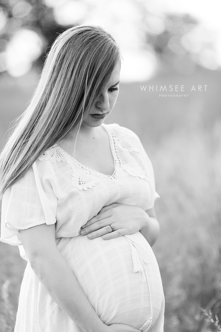 Expectant Mother | Roanoke VA Maternity Photographer | Whimsee Art Photography | www.whimseeart.com